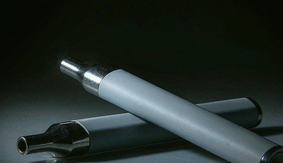 Algeria Convenience Store Long Shelf Vape packaging detail