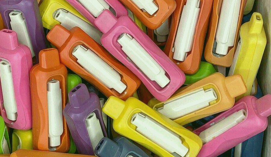 Algeria Convenience Store Long Shelf Vape packaging detail