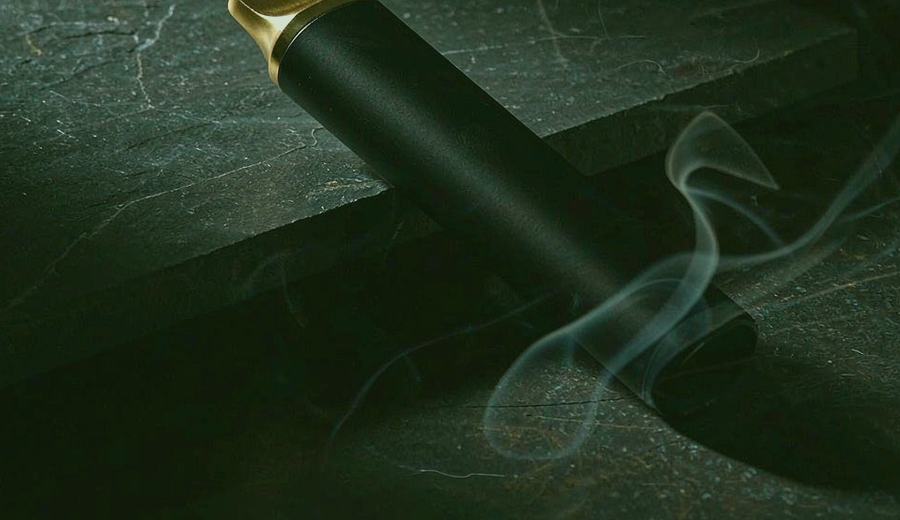 Algeria Convenience Store Long Shelf Vape packaging detail