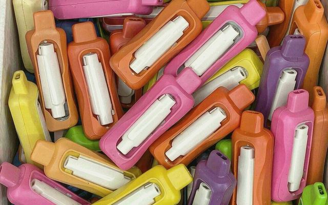 Algeria Convenience Store Long Shelf Vape Bulk Accessory Range